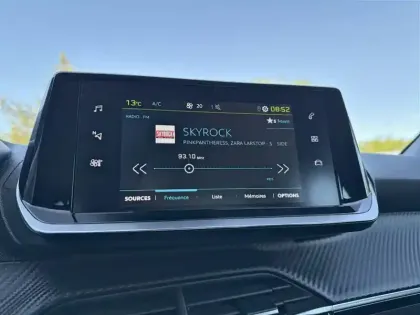 Photo 14 Peugeot 208  Electrique 50 kWh 136ch