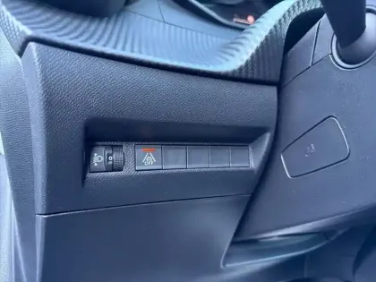 Photo 19 Peugeot 208  Electrique 50 kWh 136ch