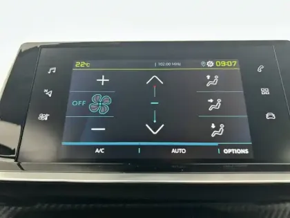 Photo 45 Peugeot 208  Electrique 50 kWh 136ch