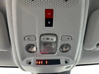 Photo 40 Peugeot 208  Electrique 50 kWh 136ch