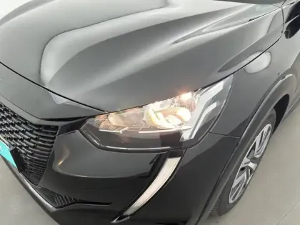 Photo 37 Peugeot 208  Electrique 50 kWh 136ch
