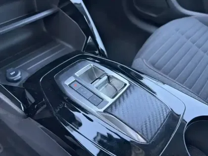 Photo 13 Peugeot 208  Electrique 50 kWh 136ch