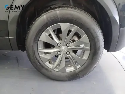Photo 33 Peugeot 2008  PureTech 100 S&S BVM6