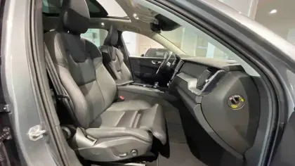 Photo 18 Volvo Xc60  T6 Recharge AWD 253 ch + 87 ch Geartronic 8
