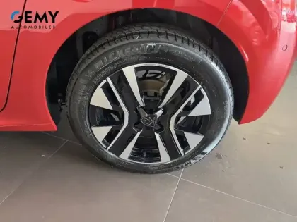 Photo 10 Peugeot 208  Hybrid 110 ch e-DCS6