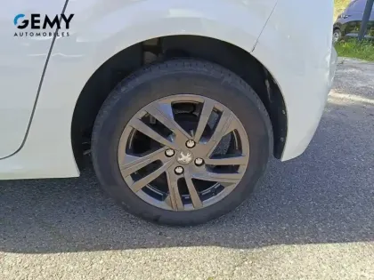 Photo 10 Peugeot 208  PureTech 100 S&S BVM6