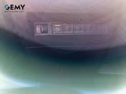 Photo 21 Peugeot 208  PureTech 100 S&S BVM6