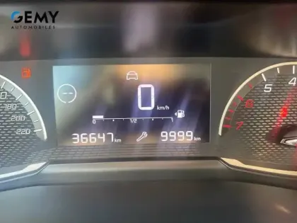 Photo 11 Peugeot 208  PureTech 75 S&S BVM5