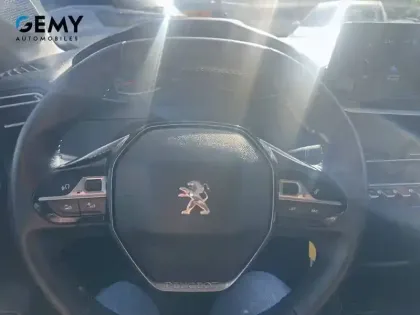 Photo 16 Peugeot 208  PureTech 75 S&S BVM5