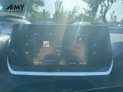 Photo 12 Peugeot 208  PureTech 75 S&S BVM5