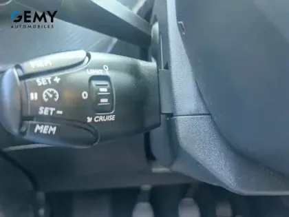 Photo 17 Peugeot 208  PureTech 75 S&S BVM5