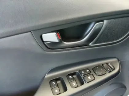 Photo 20 Hyundai Kona  1.0 T-GDi 120 Hybrid 48V