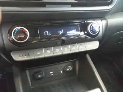 Photo 63 Hyundai Kona  1.0 T-GDi 120 Hybrid 48V