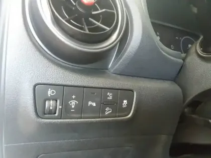 Photo 61 Hyundai Kona  1.0 T-GDi 120 Hybrid 48V