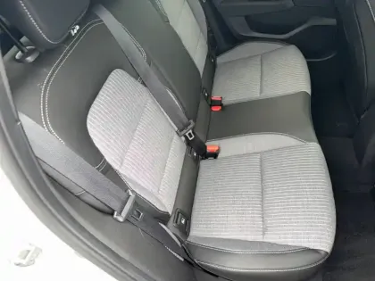 Photo 21 Renault Clio  E-Tech full hybrid 145