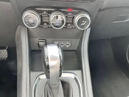 Photo 11 Renault Captur  E-Tech 145 - 21