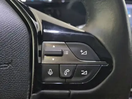 Photo 31 Peugeot 308  BlueHDi 130ch S&S EAT8