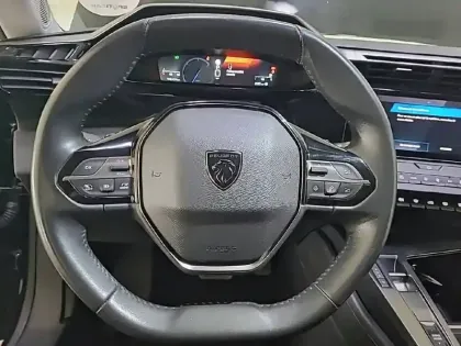 Photo 11 Peugeot 308  BlueHDi 130ch S&S EAT8