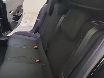 Photo 14 Peugeot 308  BlueHDi 130ch S&S EAT8