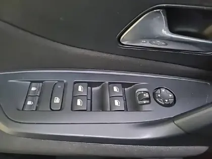 Photo 32 Peugeot 308  BlueHDi 130ch S&S EAT8