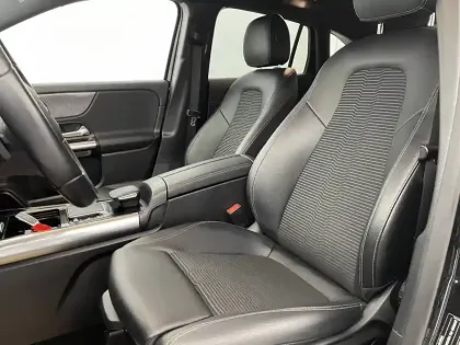 Photo 14 Mercedes GLA  200 d 8G-DCT