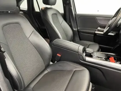 Photo 27 Mercedes GLA  200 d 8G-DCT