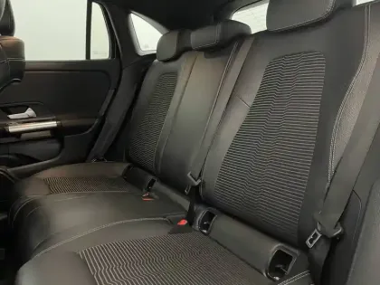 Photo 15 Mercedes GLA  200 d 8G-DCT