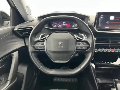 Photo 8 Peugeot 2008  PureTech 130 S&S EAT8