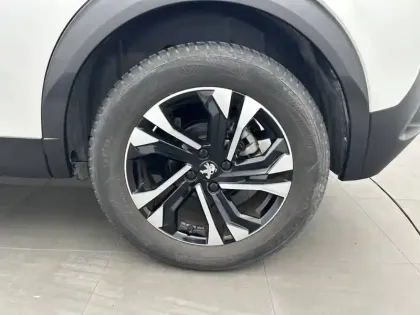 Photo 12 Peugeot 2008  PureTech 130 S&S EAT8