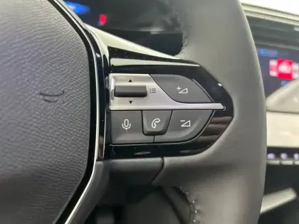 Photo 18 Peugeot 308  PureTech 130ch S&S EAT8