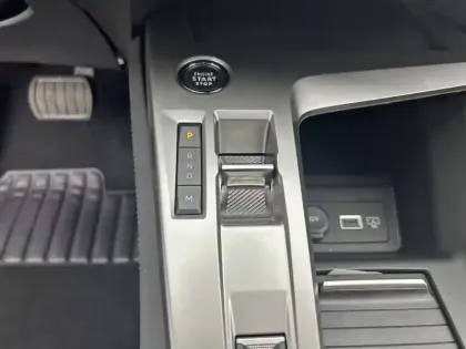 Photo 13 Peugeot 308  PureTech 130ch S&S EAT8