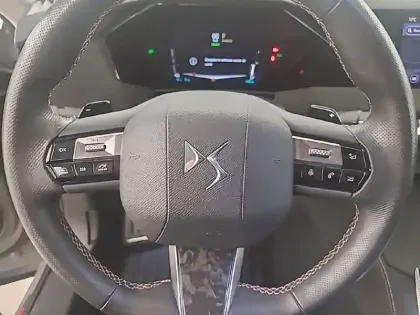 Photo 8 DS DS 4  Hybride E-Tense 225 EAT8