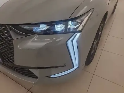 Photo 39 DS DS 4  Hybride E-Tense 225 EAT8