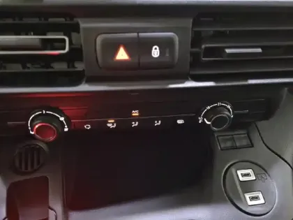 Photo 53 Citroën Berlingo  VAN M DIESEL 100 CH MANUELLE