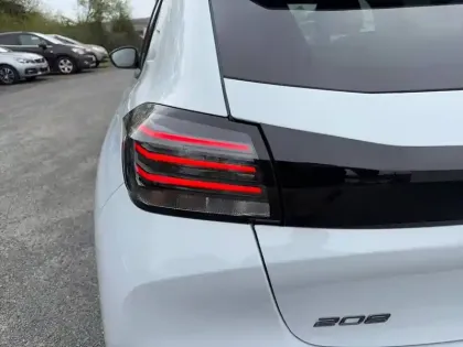 Photo 16 Peugeot 208  100 S&S BVM6