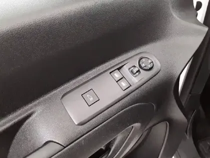 Photo 20 Peugeot Partner  FOURGON STANDARD 1000 KG BLUEHDI 130 S&S EAT8