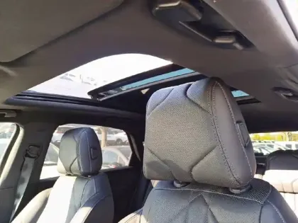 Photo 14 DS DS 7 DS7 Crossback Hybride E-Tense 300 EAT8 4x4