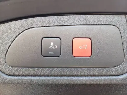 Photo 18 DS DS 7 DS7 Crossback Hybride E-Tense 300 EAT8 4x4