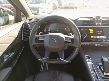 Photo 8 DS DS 7 DS7 Crossback Hybride E-Tense 300 EAT8 4x4