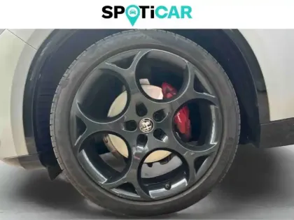 Photo 8 Alfa Romeo Stelvio  2.2 210 ch Q4 AT8