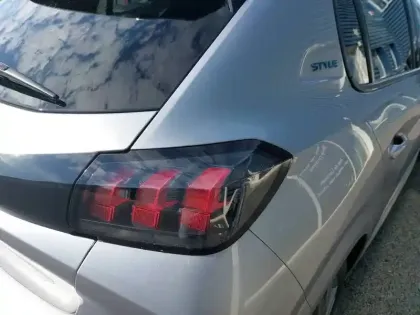 Photo 16 Peugeot 208  PureTech 100 S&S BVM6