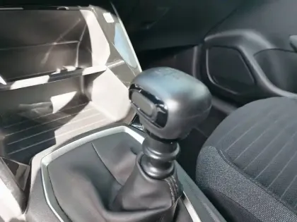 Photo 13 Peugeot 208  PureTech 100 S&S BVM6