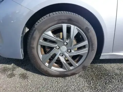 Photo 12 Peugeot 208  PureTech 100 S&S BVM6