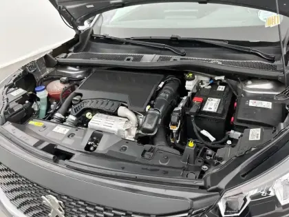 Photo 14 Peugeot 2008  PureTech 130 S&S EAT8