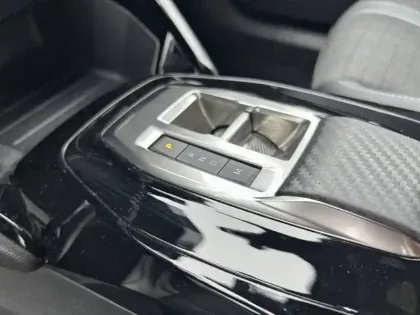 Photo 13 Peugeot 2008  PureTech 130 S&S EAT8