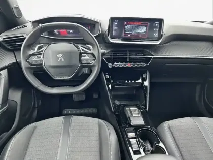 Photo 7 Peugeot 2008  PureTech 130 S&S EAT8