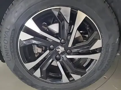 Photo 15 Peugeot 2008  BlueHDi 130 S&S EAT8