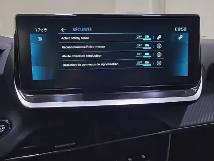 Photo 24 Peugeot 2008  BlueHDi 130 S&S EAT8