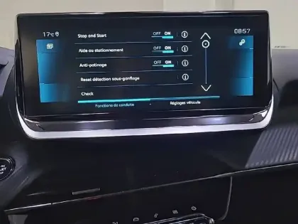 Photo 23 Peugeot 2008  BlueHDi 130 S&S EAT8