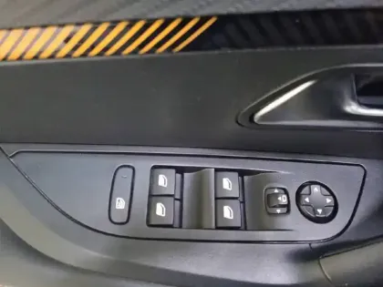 Photo 32 Peugeot 2008  BlueHDi 130 S&S EAT8